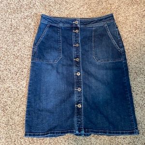 Button denim skirt